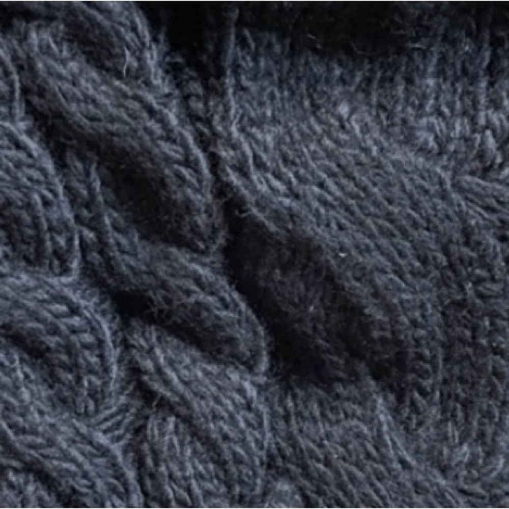 MICHAEL KORS BLACK CABLE KNIT SCARF HAT SET NEW IN BOX! - Picture 6 of 6